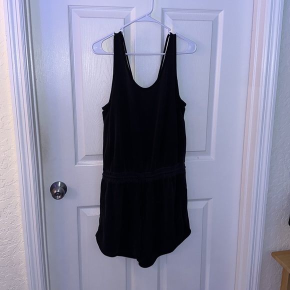 Athleta Serenity Romper Size Medium - Picture 5 of 5